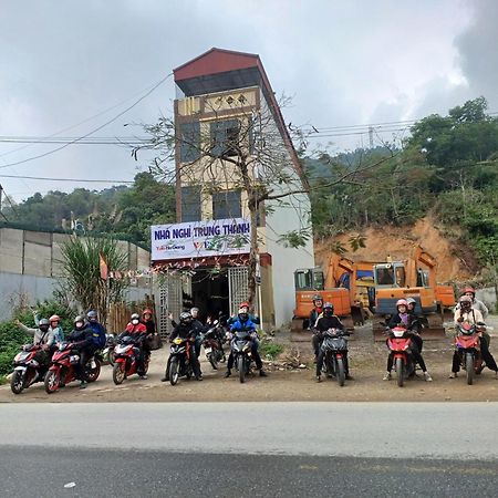 Hotel Yolo Ha Giang Adventures, Motorbike And Loop Tours Zewnętrze zdjęcie